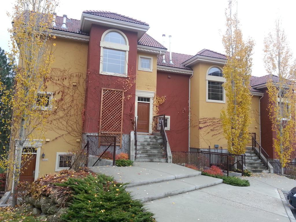 Bellasera Tuscan Villas By Associated Property Management Kelowna Exterior foto